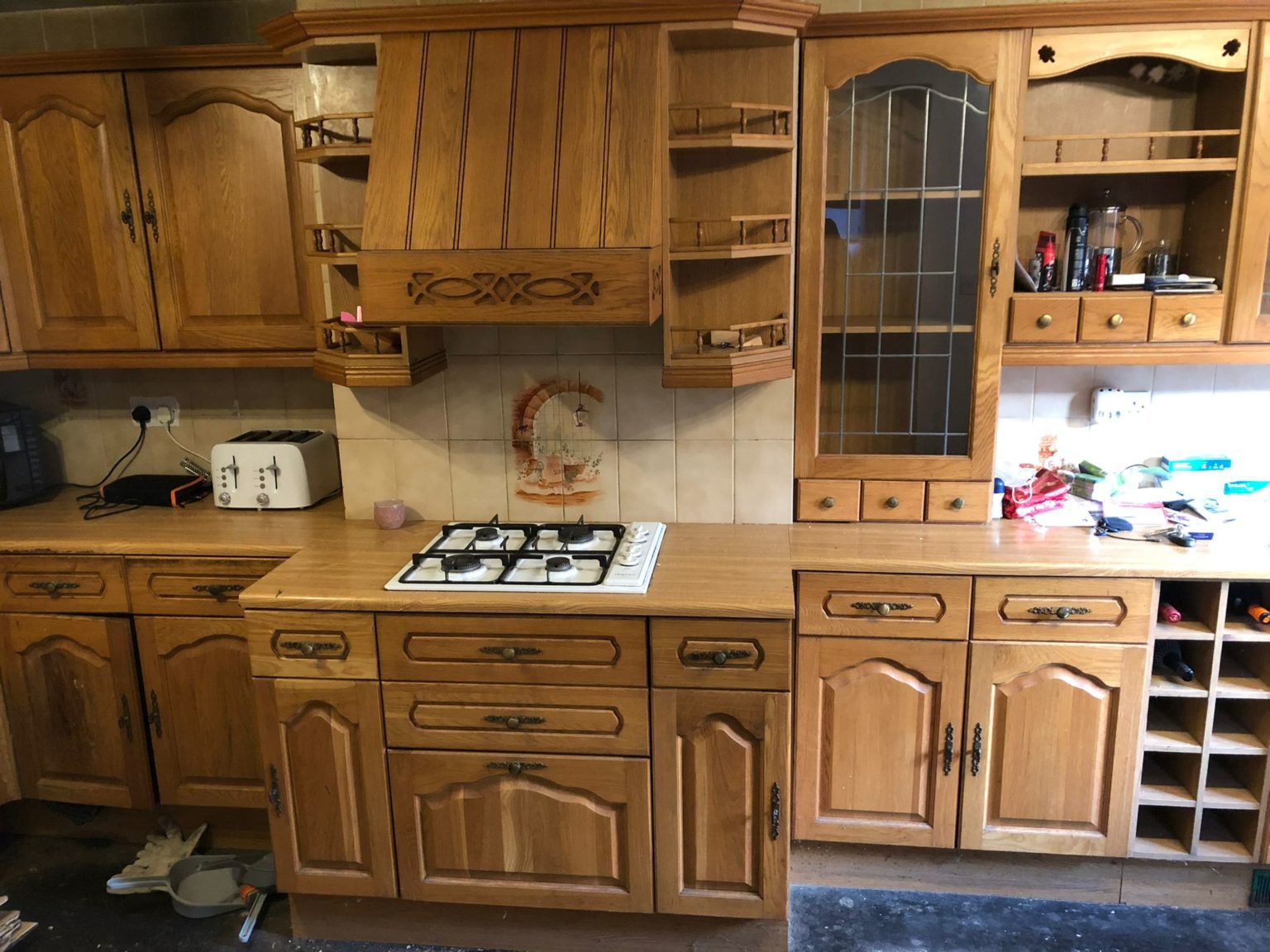 Painting High Gloss Kitchen Cabinets - The SprayMasters Spraymasters UK